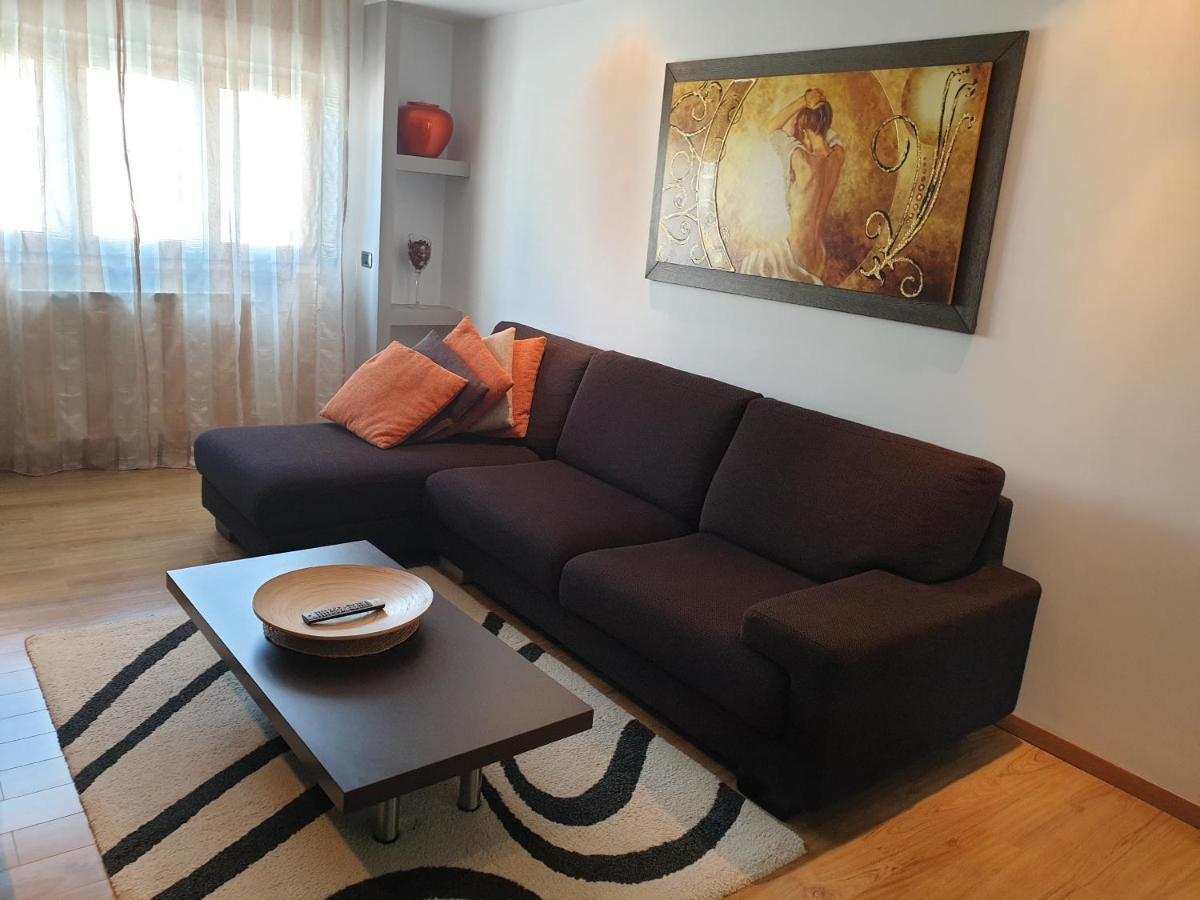 Modern Apartament Фэгэраш Экстерьер фото