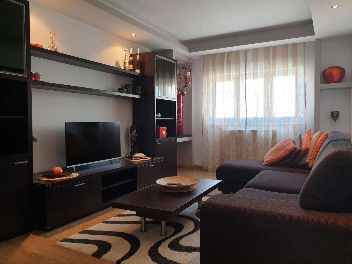 Modern Apartament Фэгэраш Экстерьер фото